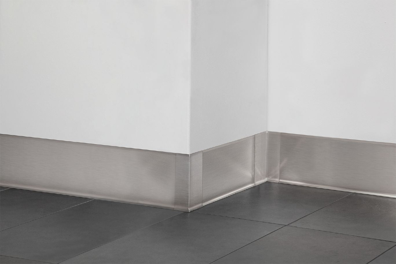 MAGMASCHLUTER SYSTEMS Schluter®-DESIGNBASE-SL Wall base profile aluminumbrushed stainless appearance60 mm (2-3/8")SCHLUTER SYSTEMS Schluter®-DESIGNBASE-SL Wall base profile