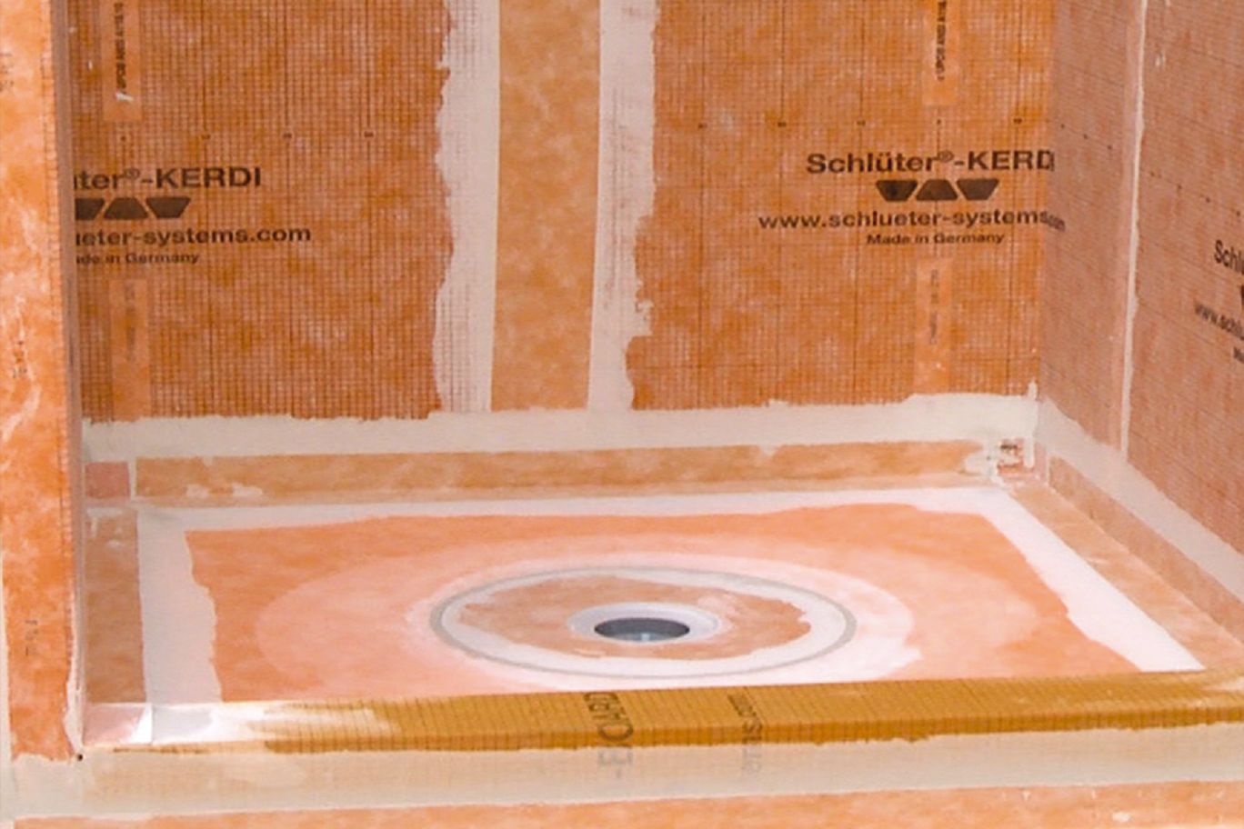 SCHLUTER SYSTEMSSCHLUTER SYSTEMS Schluter®-KERDI Bonded waterproofing and vapor-retardant membrane 1.0 m (3' 3")-5.0 m (16' 5")-5 m² (54 ft²)SCHLUTER SYSTEMS Schluter®-KERDI Bonded waterproofing and vapor-retardant membrane